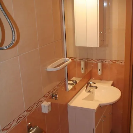 Apartmán Modern Eingerichtete Orange